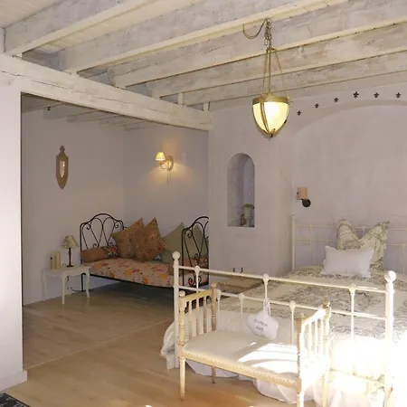 La Bastide Bed & Breakfast *